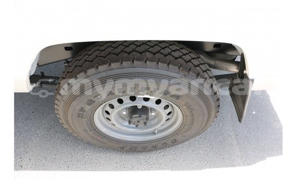 Buy Import Toyota Land Cruiser White Car in Import - Dubai in Ayeyarwady Buy Import Toyota Land Cruiser White Car in Import - Dubai in Ayeyarwady