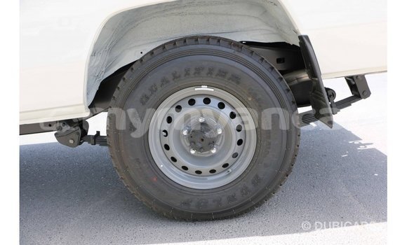Buy Import Toyota Land Cruiser White Car in Import - Dubai in Ayeyarwady Buy Import Toyota Land Cruiser White Car in Import - Dubai in Ayeyarwady
