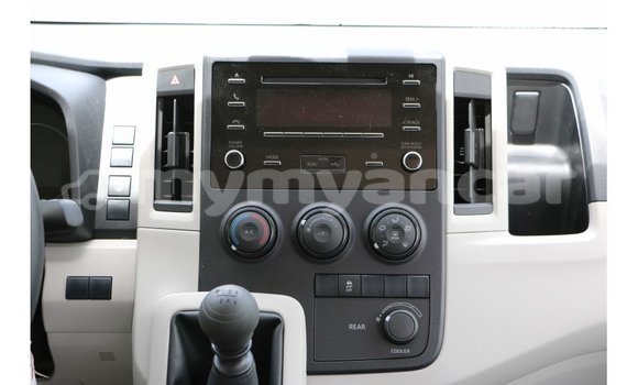 Buy Import Toyota Hiace White Car in Import - Dubai in Ayeyarwady Buy Import Toyota Hiace White Car in Import - Dubai in Ayeyarwady