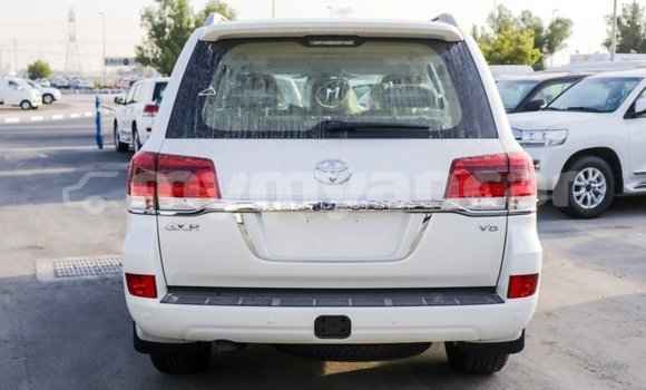 Buy Import Toyota Land Cruiser White Car in Import - Dubai in Ayeyarwady Buy Import Toyota Land Cruiser White Car in Import - Dubai in Ayeyarwady
