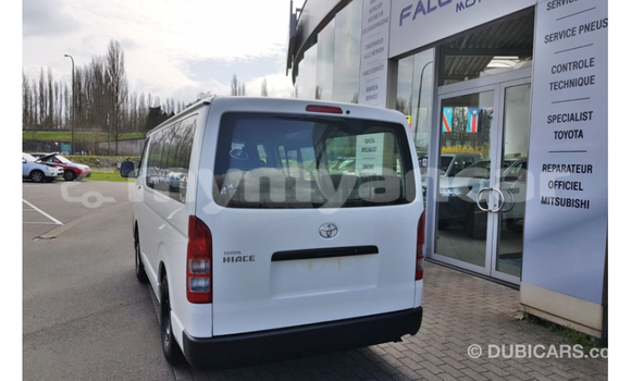 Buy Import Toyota Hiace White Car in Import - Dubai in Ayeyarwady Buy Import Toyota Hiace White Car in Import - Dubai in Ayeyarwady
