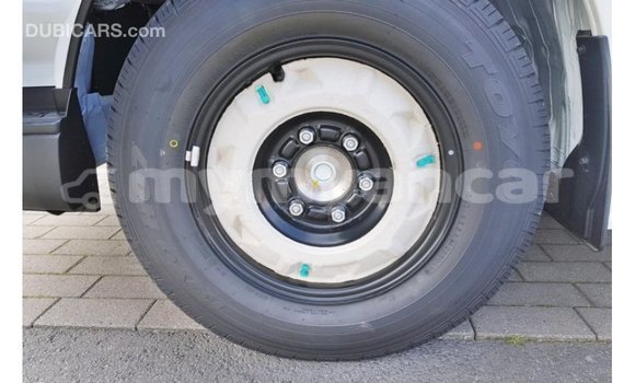 Buy Import Toyota Hiace White Car in Import - Dubai in Ayeyarwady Buy Import Toyota Hiace White Car in Import - Dubai in Ayeyarwady