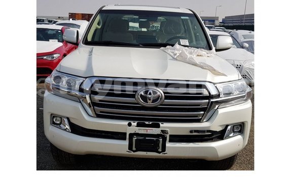 Buy Import Toyota Land Cruiser White Car in Import - Dubai in Ayeyarwady Buy Import Toyota Land Cruiser White Car in Import - Dubai in Ayeyarwady