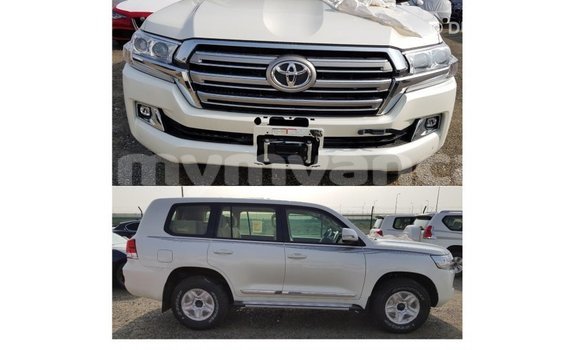 Buy Import Toyota Land Cruiser White Car in Import - Dubai in Ayeyarwady Buy Import Toyota Land Cruiser White Car in Import - Dubai in Ayeyarwady