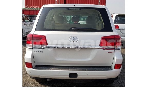 Buy Import Toyota Land Cruiser White Car in Import - Dubai in Ayeyarwady Buy Import Toyota Land Cruiser White Car in Import - Dubai in Ayeyarwady