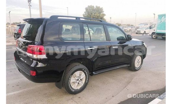 သွင်းကုန် Toyota Land Cruiser Black ကား Import - Dubai Ayeyarwady သွင်းကုန် Toyota Land Cruiser Black ကား Import - Dubai Ayeyarwady