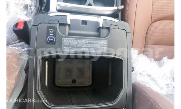 သွင်းကုန် Toyota Land Cruiser Black ကား Import - Dubai Ayeyarwady သွင်းကုန် Toyota Land Cruiser Black ကား Import - Dubai Ayeyarwady