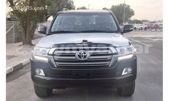 သွင်းကုန် Toyota Land Cruiser Black ကား Import - Dubai Ayeyarwady သွင်းကုန် Toyota Land Cruiser Black ကား Import - Dubai Ayeyarwady