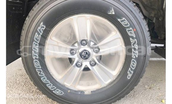 သွင်းကုန် Toyota Land Cruiser Black ကား Import - Dubai Ayeyarwady သွင်းကုန် Toyota Land Cruiser Black ကား Import - Dubai Ayeyarwady