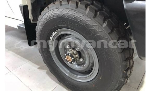 Buy Import Toyota Land Cruiser White Car in Import - Dubai in Ayeyarwady Buy Import Toyota Land Cruiser White Car in Import - Dubai in Ayeyarwady