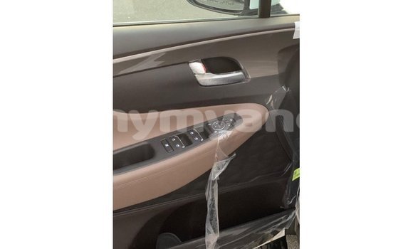 Buy Import Hyundai Santa Fe White Car in Import - Dubai in Ayeyarwady Buy Import Hyundai Santa Fe White Car in Import - Dubai in Ayeyarwady
