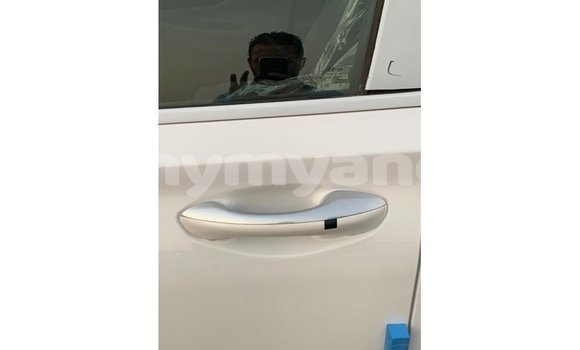 Buy Import Hyundai Santa Fe White Car in Import - Dubai in Ayeyarwady Buy Import Hyundai Santa Fe White Car in Import - Dubai in Ayeyarwady