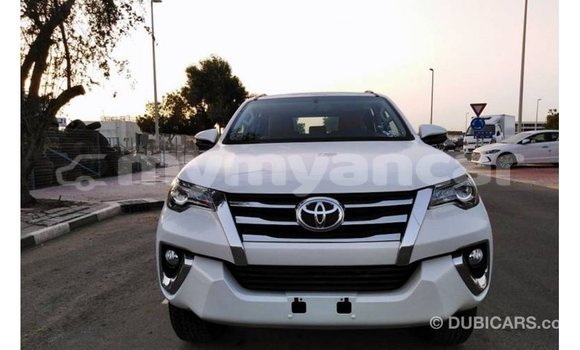 သွင်းကုန် Toyota Fortuner White ကား Import - Dubai Ayeyarwady သွင်းကုန် Toyota Fortuner White ကား Import - Dubai Ayeyarwady