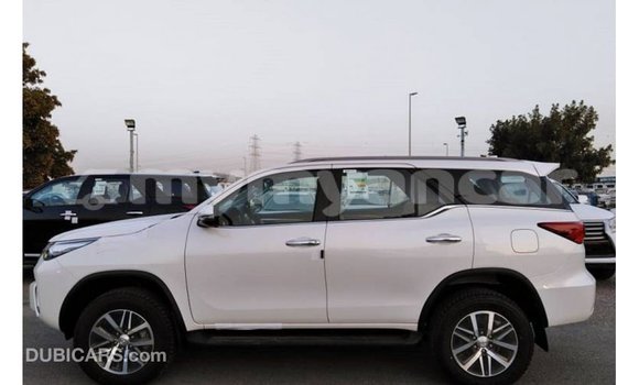 သွင်းကုန် Toyota Fortuner White ကား Import - Dubai Ayeyarwady သွင်းကုန် Toyota Fortuner White ကား Import - Dubai Ayeyarwady