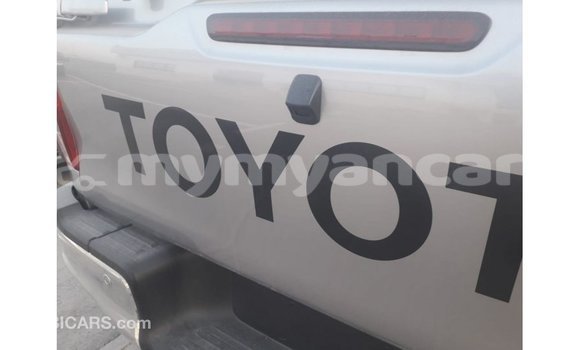 Buy Import Toyota Hilux Other Car in Import - Dubai in Ayeyarwady Buy Import Toyota Hilux Other Car in Import - Dubai in Ayeyarwady
