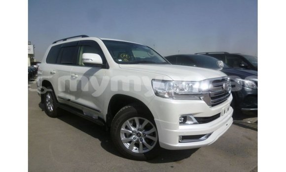 Buy Import Toyota Land Cruiser White Car in Import - Dubai in Ayeyarwady Buy Import Toyota Land Cruiser White Car in Import - Dubai in Ayeyarwady