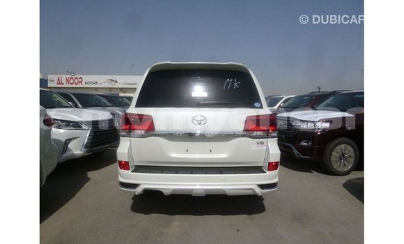 Buy Import Toyota Land Cruiser White Car in Import - Dubai in Ayeyarwady Buy Import Toyota Land Cruiser White Car in Import - Dubai in Ayeyarwady