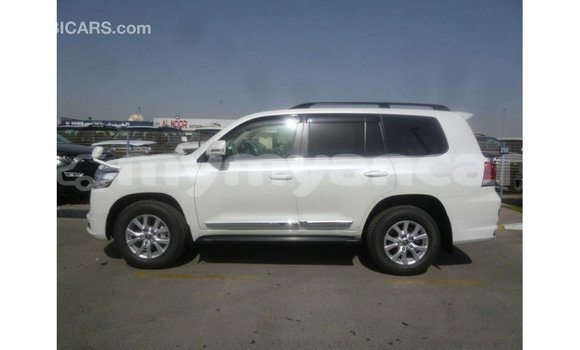 Buy Import Toyota Land Cruiser White Car in Import - Dubai in Ayeyarwady Buy Import Toyota Land Cruiser White Car in Import - Dubai in Ayeyarwady