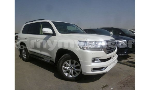 သွင်းကုန် Toyota Land Cruiser White ကား Import - Dubai Ayeyarwady သွင်းကုန် Toyota Land Cruiser White ကား Import - Dubai Ayeyarwady