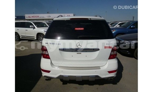 သွင်းကုန် Mercedes-Benz 190 (W201) White ကား Import - Dubai Ayeyarwady သွင်းကုန် Mercedes-Benz 190 (W201) White ကား Import - Dubai Ayeyarwady