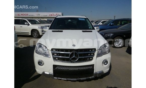သွင်းကုန် Mercedes-Benz 190 (W201) White ကား Import - Dubai Ayeyarwady သွင်းကုန် Mercedes-Benz 190 (W201) White ကား Import - Dubai Ayeyarwady