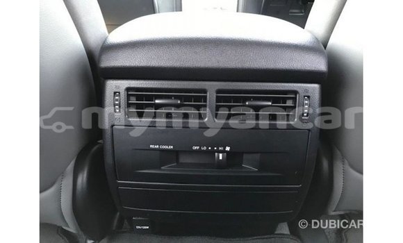 သွင်းကုန် Toyota Land Cruiser White ကား Import - Dubai Ayeyarwady သွင်းကုန် Toyota Land Cruiser White ကား Import - Dubai Ayeyarwady