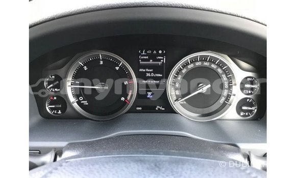 သွင်းကုန် Toyota Land Cruiser White ကား Import - Dubai Ayeyarwady သွင်းကုန် Toyota Land Cruiser White ကား Import - Dubai Ayeyarwady