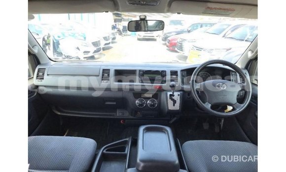သွင်းကုန် Toyota Hiace White ကား Import - Dubai Ayeyarwady သွင်းကုန် Toyota Hiace White ကား Import - Dubai Ayeyarwady