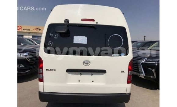 သွင်းကုန် Toyota Hiace White ကား Import - Dubai Ayeyarwady သွင်းကုန် Toyota Hiace White ကား Import - Dubai Ayeyarwady