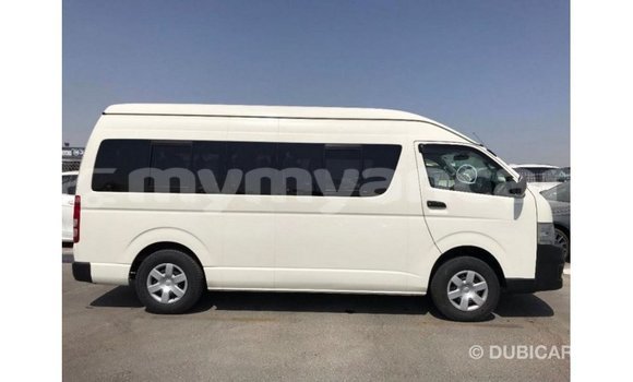 သွင်းကုန် Toyota Hiace White ကား Import - Dubai Ayeyarwady သွင်းကုန် Toyota Hiace White ကား Import - Dubai Ayeyarwady