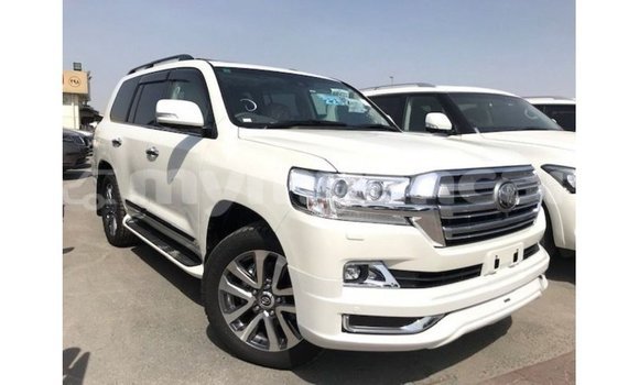 Acheter Import Voiture Toyota Land Cruiser Blanc à Import - Dubai, #<Region:0x000000000c5121b8> Acheter Import Voiture Toyota Land Cruiser Blanc à Import - Dubai, #<Region:0x000000000c5121b8>