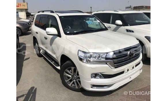 Acheter Import Voiture Toyota Land Cruiser Blanc à Import - Dubai, #<Region:0x000000000c5121b8> Acheter Import Voiture Toyota Land Cruiser Blanc à Import - Dubai, #<Region:0x000000000c5121b8>