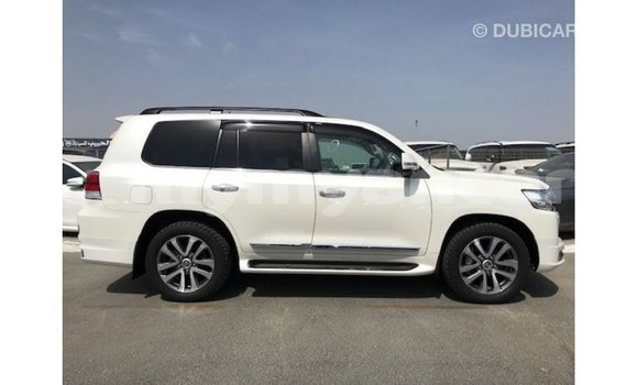 Acheter Import Voiture Toyota Land Cruiser Blanc à Import - Dubai, #<Region:0x000000000c5121b8> Acheter Import Voiture Toyota Land Cruiser Blanc à Import - Dubai, #<Region:0x000000000c5121b8>