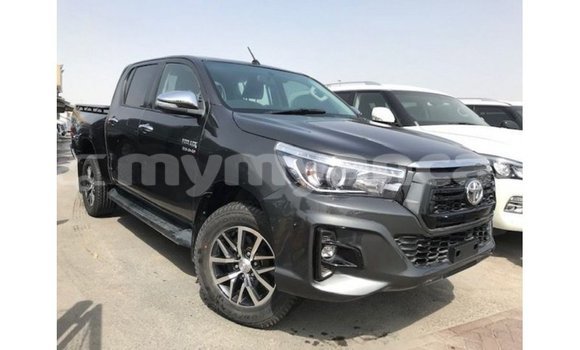 သွင်းကုန် Toyota Hilux Black ကား Import - Dubai Ayeyarwady သွင်းကုန် Toyota Hilux Black ကား Import - Dubai Ayeyarwady