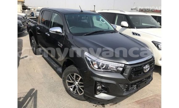 သွင်းကုန် Toyota Hilux Black ကား Import - Dubai Ayeyarwady သွင်းကုန် Toyota Hilux Black ကား Import - Dubai Ayeyarwady