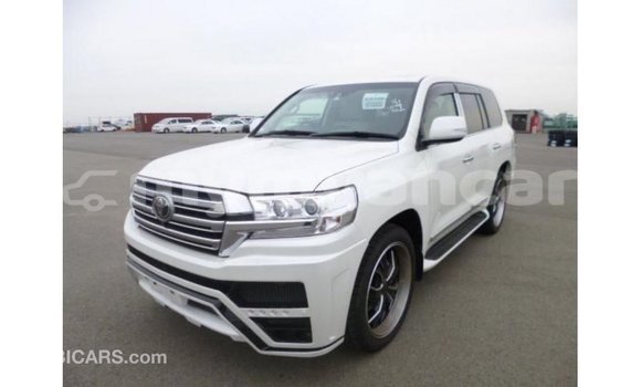 Acheter Import Voiture Toyota Land Cruiser Blanc à Import - Dubai, #<Region:0x000000000c5121b8> Acheter Import Voiture Toyota Land Cruiser Blanc à Import - Dubai, #<Region:0x000000000c5121b8>