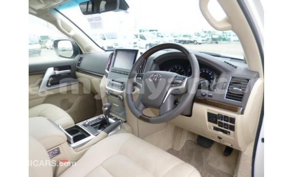 Acheter Import Voiture Toyota Land Cruiser Blanc à Import - Dubai, #<Region:0x000000000c5121b8> Acheter Import Voiture Toyota Land Cruiser Blanc à Import - Dubai, #<Region:0x000000000c5121b8>