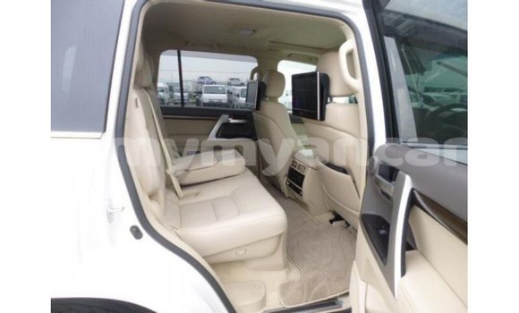 Acheter Import Voiture Toyota Land Cruiser Blanc à Import - Dubai, #<Region:0x000000000c5121b8> Acheter Import Voiture Toyota Land Cruiser Blanc à Import - Dubai, #<Region:0x000000000c5121b8>