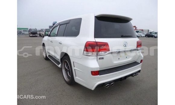 Acheter Import Voiture Toyota Land Cruiser Blanc à Import - Dubai, #<Region:0x000000000c5121b8> Acheter Import Voiture Toyota Land Cruiser Blanc à Import - Dubai, #<Region:0x000000000c5121b8>