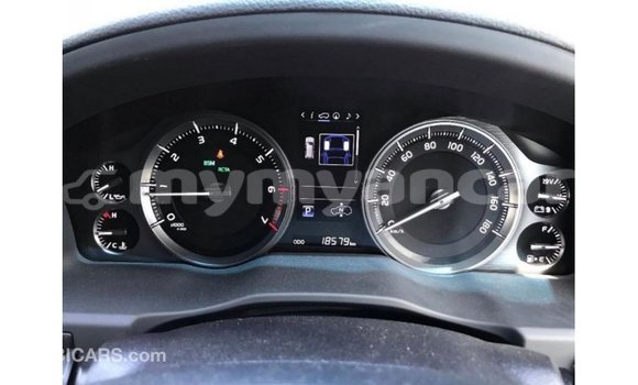 သွင်းကုန် Toyota Land Cruiser White ကား Import - Dubai Ayeyarwady သွင်းကုန် Toyota Land Cruiser White ကား Import - Dubai Ayeyarwady