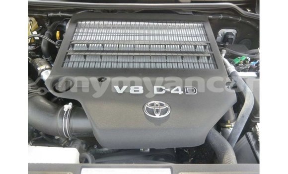 သွင်းကုန် Toyota Land Cruiser Black ကား Import - Dubai Ayeyarwady သွင်းကုန် Toyota Land Cruiser Black ကား Import - Dubai Ayeyarwady