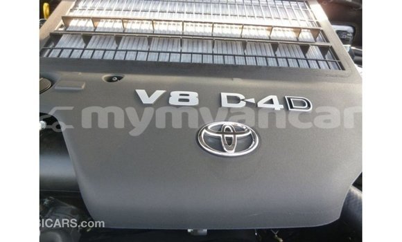 သွင်းကုန် Toyota Land Cruiser Black ကား Import - Dubai Ayeyarwady သွင်းကုန် Toyota Land Cruiser Black ကား Import - Dubai Ayeyarwady