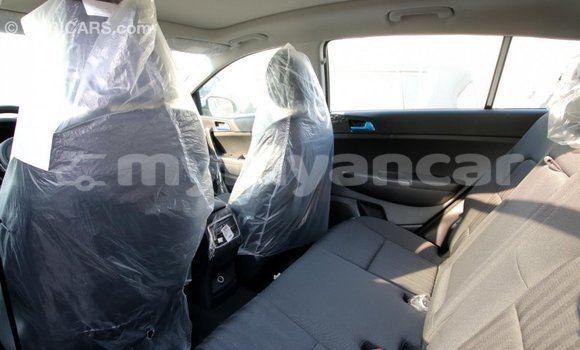 Buy Import Kia Sportage White Car in Import - Dubai in Ayeyarwady Buy Import Kia Sportage White Car in Import - Dubai in Ayeyarwady