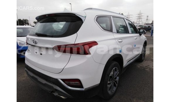 Buy Import Hyundai Santa Fe White Car in Import - Dubai in Ayeyarwady Buy Import Hyundai Santa Fe White Car in Import - Dubai in Ayeyarwady
