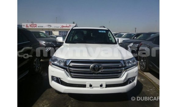 သွင်းကုန် Toyota Land Cruiser White ကား Import - Dubai Ayeyarwady သွင်းကုန် Toyota Land Cruiser White ကား Import - Dubai Ayeyarwady