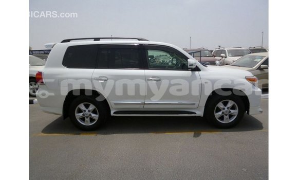 Acheter Import Voiture Toyota Land Cruiser Blanc à Import - Dubai, #<Region:0x000000000c5121b8> Acheter Import Voiture Toyota Land Cruiser Blanc à Import - Dubai, #<Region:0x000000000c5121b8>