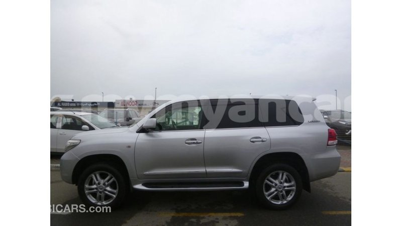 Big with watermark toyota land cruiser ayeyarwady import dubai 2535