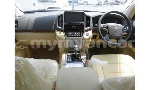 Acheter Import Voiture Toyota Land Cruiser Blanc à Import - Dubai, #<Region:0x000000000c5121b8> Acheter Import Voiture Toyota Land Cruiser Blanc à Import - Dubai, #<Region:0x000000000c5121b8>