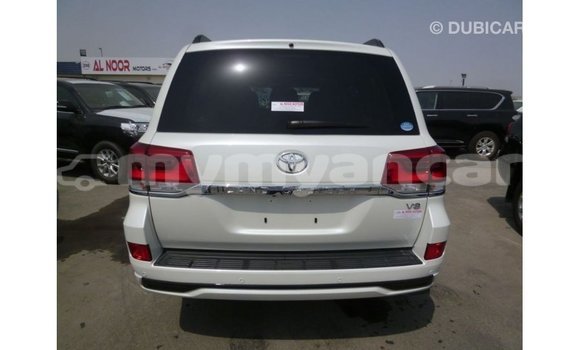 Acheter Import Voiture Toyota Land Cruiser Blanc à Import - Dubai, #<Region:0x000000000c5121b8> Acheter Import Voiture Toyota Land Cruiser Blanc à Import - Dubai, #<Region:0x000000000c5121b8>