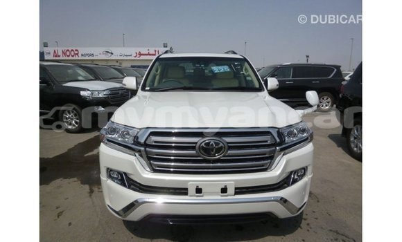 Acheter Import Voiture Toyota Land Cruiser Blanc à Import - Dubai, #<Region:0x000000000c5121b8> Acheter Import Voiture Toyota Land Cruiser Blanc à Import - Dubai, #<Region:0x000000000c5121b8>
